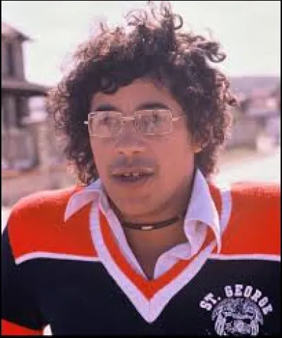 Complétez le titre de cette chanson : "Lucienne est...