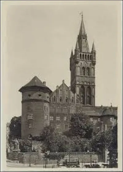 En 1701, Berlin devient la capitale de ce nouveau royaume. Quelle était jusqu'alors la capitale du duché ?