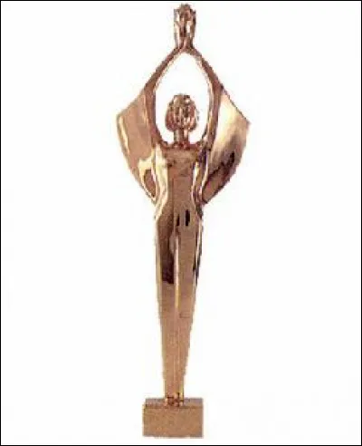 C'est de Chine que nous vient cette statuette, trophée du festival de cinéma nommé ...