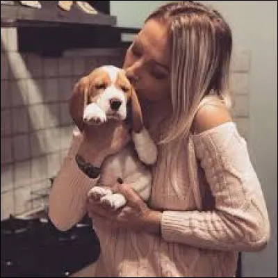 Comment s'appelle le chienne de Roxane ?