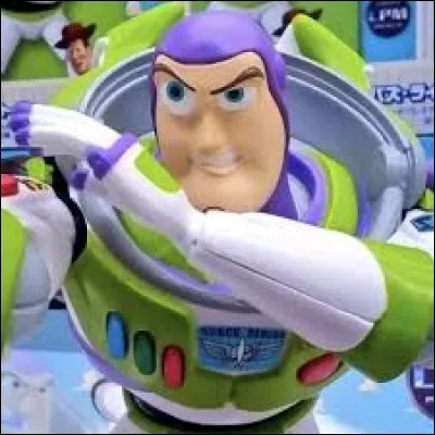 Quelle est la devise de Buzz l'Éclair ?