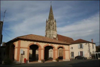 Cette commune de 400 habitants du Lot-et-Garonne, située dans la vallée de la Garonne près de Tonneins, c'est ...