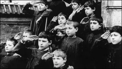 De 1933 à 46, où les Français durent se rendre pour voir ce film de Jean Vigo ? Et quel est son titre ?