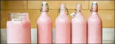 Quel animal a le lait rose ?
