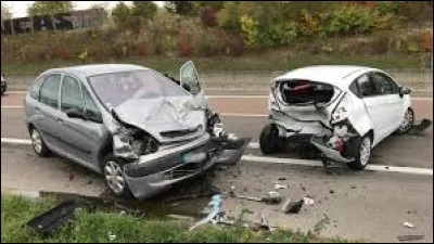 Tu as percut&eacute; quelqu'un avec ta voiture.