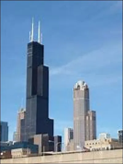 Quel est ce monument ? (celui de gauche)