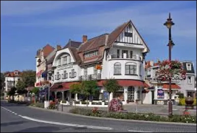 Un peu plus loin sur la côte, on trouve De Haan.
Comment appelle-t-on cette commune en français ?