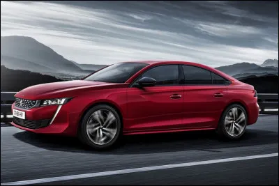 Cela fait un peu de temps déjà, mais il est incontournable de rappeler l'existence de cette superbe berline de la marque au Lion. Il s'agit de la...