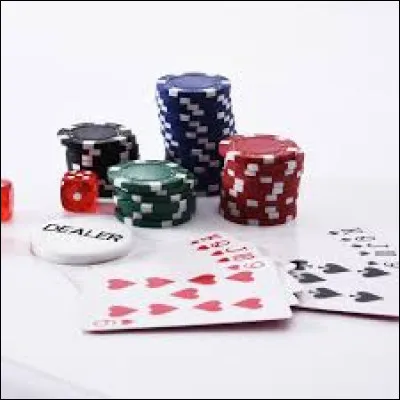Au Poker, que fait un joueur lorsqu'il 'fait tapis' au cours d'une partie ?