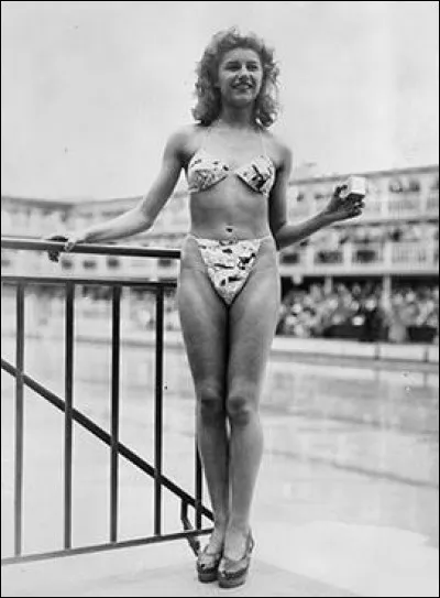 En 1946 sort le premier bikini moderne sur les plages de .... Quel nom lui a-t-on trouvé ?