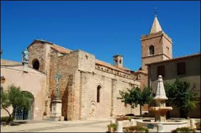 Nous sommes maintenant en Occitanie devant l'église Notre-Dame de Quarante. Nous nous trouvons dans le département ...
