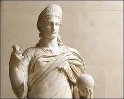 Avec quels attributs reconnaît-on la déesse Junon ?