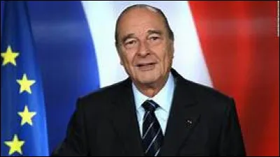 Jacques Chirac fut un homme politique bien connu en France, décédé il y a peu. En 2005, tous ses projets futurs ont néanmoins basculé à la suite d'un accident vasculaire cérébral : lequel de ces facteurs augmente beaucoup le risque de faire un AVC ?
