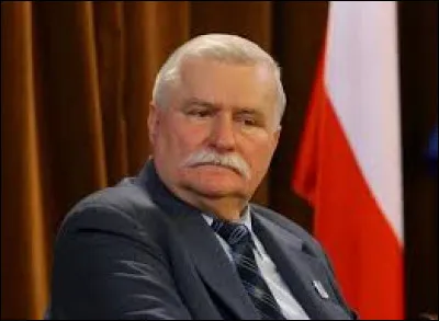 Ouvrier aux chantiers navals de Gdańsk, fondateur en 1980 du mouvement Solidarność, il s'engage ensuite en politique ; il est président de la République polonaise de 1990 à 1995. C'est ... Walesa.
