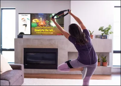 Quel jeu Nintendo, proposant une alliance entre jeux vidéo et exercices sportifs, a été salué par la critique ?