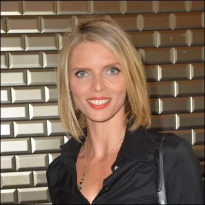 Qui anime avec elle l'&eacute;lection de Miss France ?