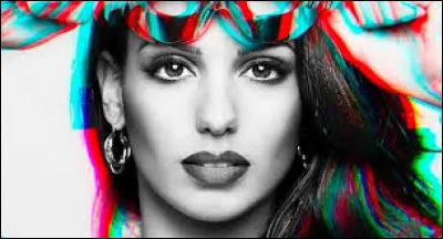 Essayez de retrouver la chanson de la sublime Tal !