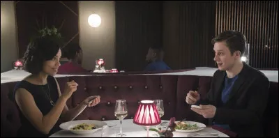 Dans l'épisode 4 de la saison 4, comment s'intitule la société spécialisée en rencontres amoureuses ?