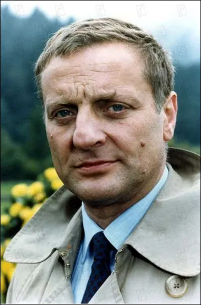 Cet acteur, qui a joué dans "Un homme de trop", "La Bande à Bonnot", "Section spéciale", "Une histoire simple", "Noce blanche", se prénomme ...