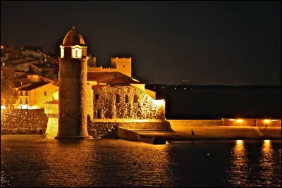Son port, son château royal, son phare ont été représentés par les plus grands peintres dont Matisse et Derain, quelle est cette petite ville pittoresque située sur la Côte vermeille ?