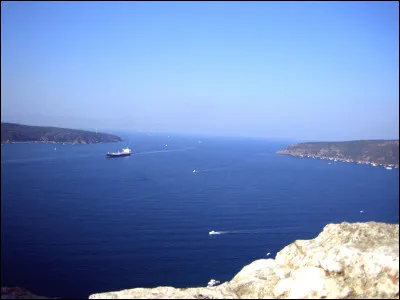 Quelle est la mer située au nord de la Méditerranée ?