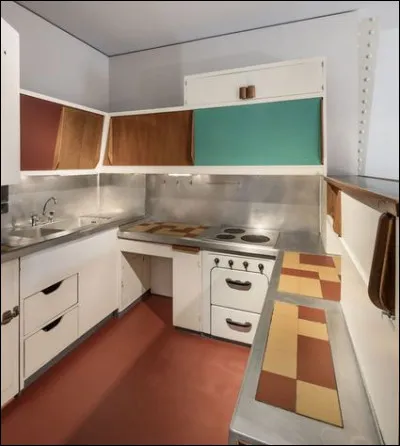 Qui a réalisé les aménagements intérieurs des Cités radieuses de Le Corbusier ?