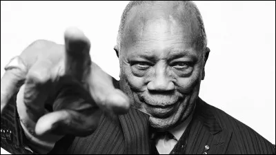 Queen(cy) Jones - En quelle année a-t-il réalisé le titre "We Are the World" en collaboration avec Michael Omartian ?