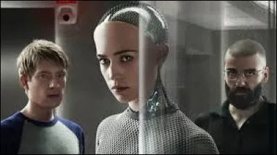 Comment se prénomme l'héroïne robot du film "Ex Machina" sorti en 2015 ?