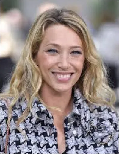 Comment s'appelle la mère de cette femme ?