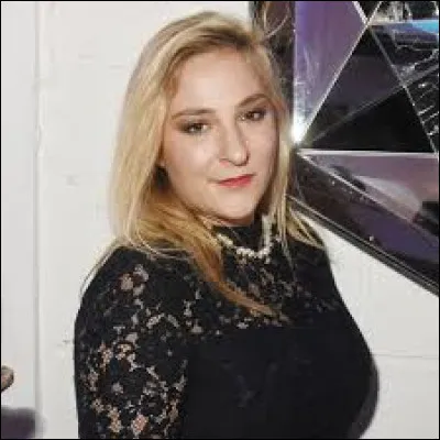 Quel est le nom de la mère de cette femme ?