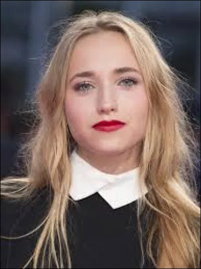 Quel est le nom de la mère de cette femme ?