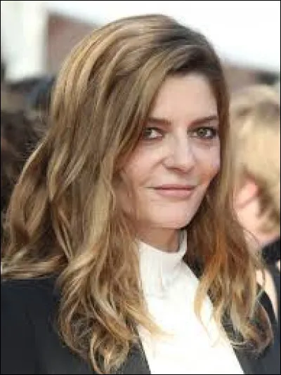 Comment se nomme la mère de cette femme ?