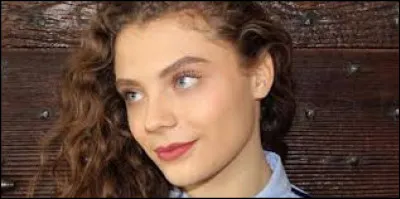 ''Toutes les machines ont un coeur'' est la première chanson de Maëlle qui a gagné la saison 7 de ''The Voice''. Quel coach ayant pour frère un baron a-t-elle choisi ?