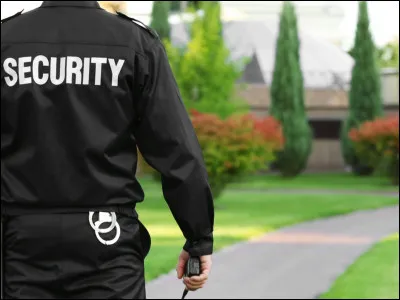 Ils sont une quinzaine d'agents à veiller sur nos troupes et sur les clients. De quel métier s'agit-il ?