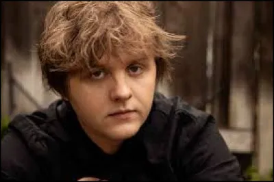 Lewis Capaldi chante ''Someone You Loved''. Quel pilote de Formule 1 se prénomme Lewis ?