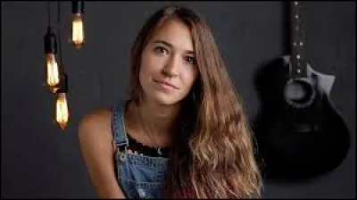Lauren Daigle chante ''You Say''. Cette chanteuse est une représentante d'un courant musical désigné par l'acronyme MCC en français. Quel est le nom de son style musical ?