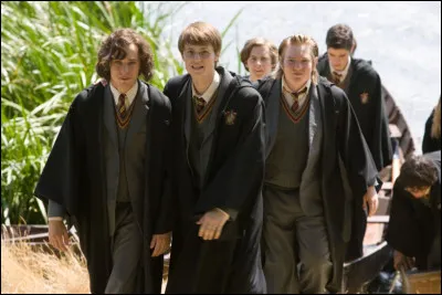 Quand James et Sirius se sont fait poursuivre par l'agent Ficher quel était le nom, qu'ils ont donné, qui "marchait pour les deux sexes" (préquelles Harry Potter) ?