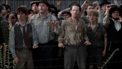 Un film de 2010 qui dure 1 heure 55 minutes.
Quel est ce film dramatique et historique de Rose Bosch avec Mélanie Laurent, Jean Reno, Gad Elmaleh, Sylvie Testud... ?