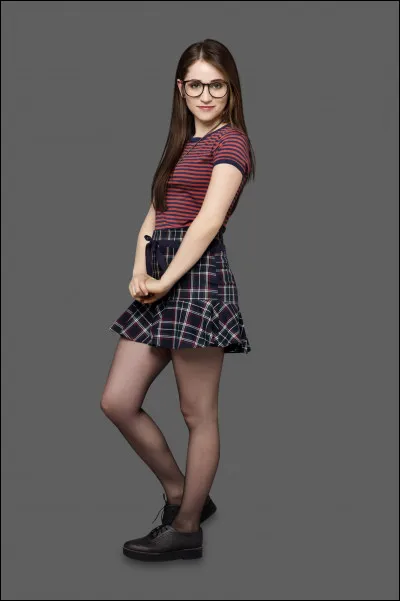 Comment Nina communique-t-elle avec Gastón ?