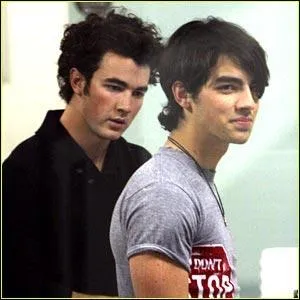 Qui manque t-il sur cette photo ?