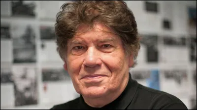 Pierre Péan, mort le 25 juillet 2019, a été l'auteur en 1994 du récit biographique "Une jeunesse française" sur la vie et les engagements successifs d'un homme politique : de qui s'agit-il ?