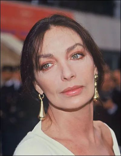 Marie Laforêt, morte le 2 novembre 2019, à la fois chanteuse et actrice, tenait le premier rôle dans ce film, aux côtés d'Alain Delon et de Maurice Ronet : il s'agit de ...
