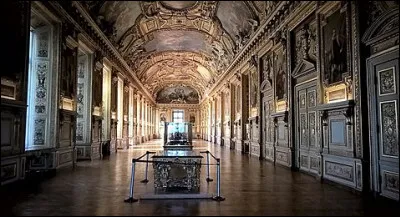 En 1850, Delacroix reçoit la commande du décor central de la Galerie d'Apollon. Où se situe celle-ci ?