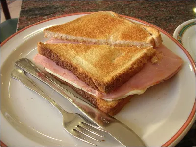 Quel film n'est pas d'Édouard Molinaro ?