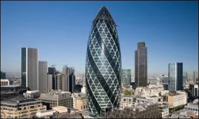 Le 30 St Mary Axe (ou Swiss Re Building) est une construction située dans le quartier d'affaires de la City de Londres.
Les Londoniens surnomment ce building "The Gherkin" mais qu'est-ce que ça veut dire ?