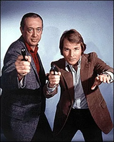 Quel trait caractérise cette série policière ?