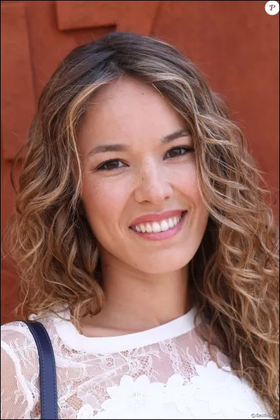 En 2019, Elodie Fontan tourne un épisode de la série "Meurtre...". Lequel ?