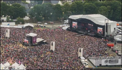 Dans quelle région se déroule le festival des ''Vieilles Charrues'' ?