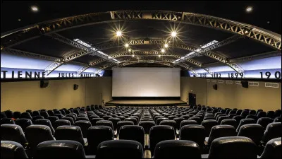 "Les Visiteurs" est un long-métrage joué par Christian Clavier.