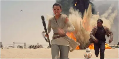 Un film de 2015 (faisant partie d'une saga) qui dure 2 heures 15 minutes.Quel est ce film de science-fiction, d'aventure et d'action de J.J. Abrams avec Daisy Ridley, John Boyega, Adam Driver, Harrisson Ford, Carrie Fisher, Mark Hamill, Oscar Isaac... ?